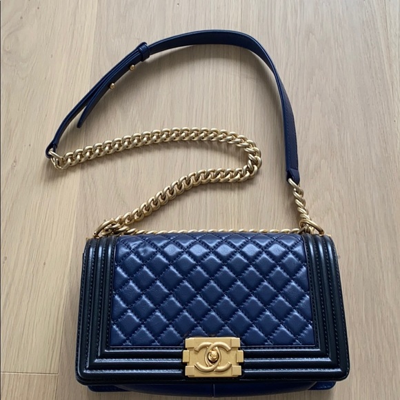 Aunthentic Chanel Boy Bag - Picture 3 of 9